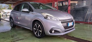 Peugeot 208 PureTech 82 Stop&Start Signature