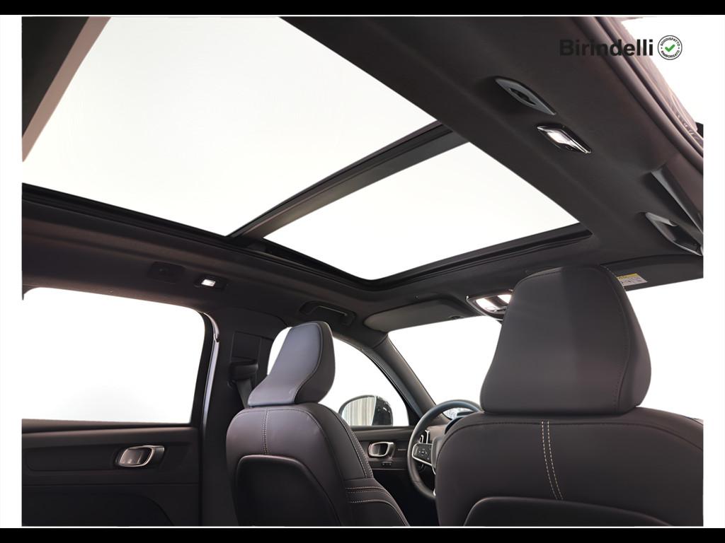 VOLVO XC40 (2017-->) - XC40 B3 automatico Ultra Black Edition