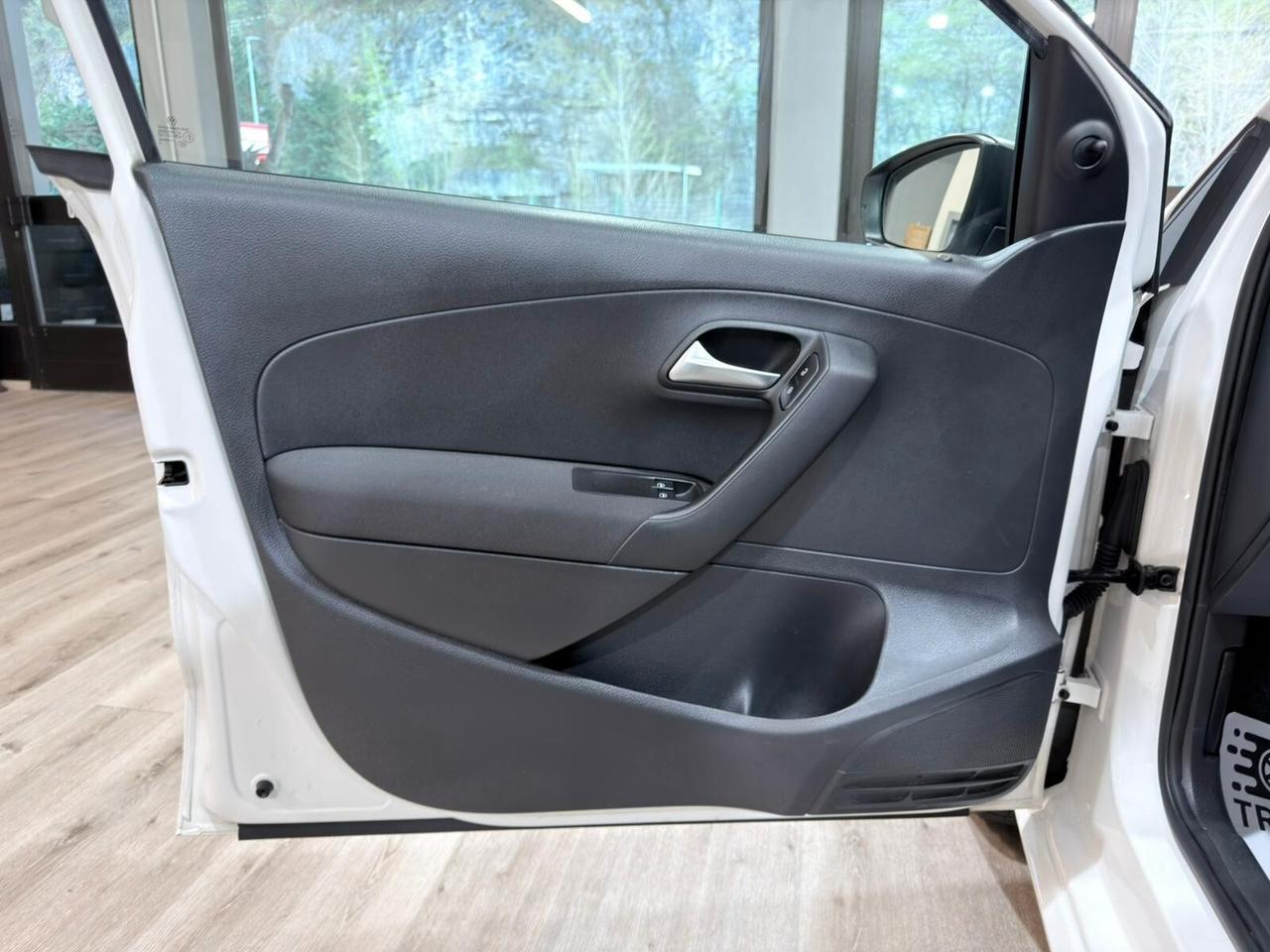 VOLKSWAGEN POLO 1.2TDI 75cv NEOPATENTATI