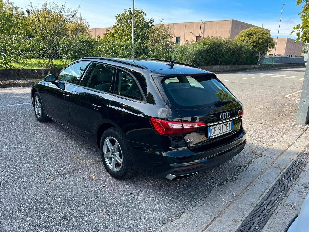 Audi A4 Avant 35 TDI/163 CV S tronic Business Advanced