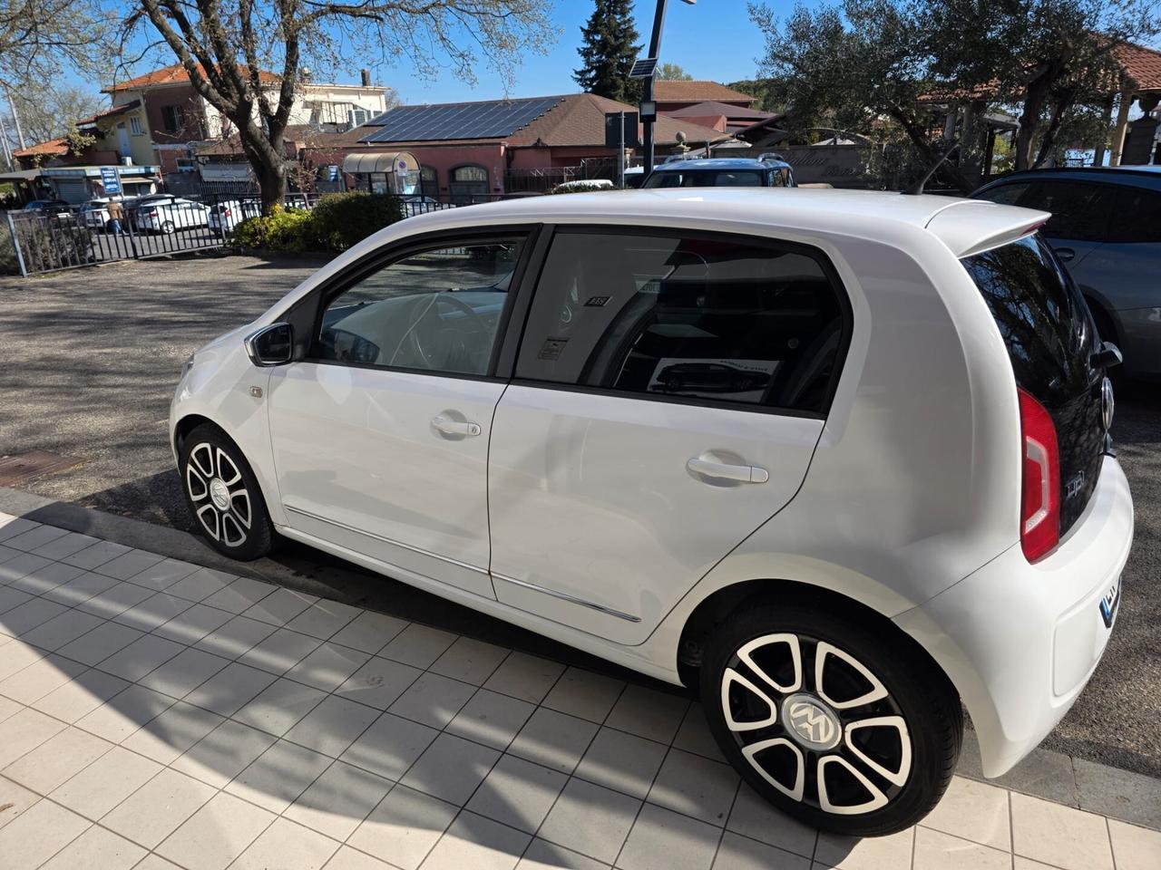 Volkswagen up! 1.0 75 CV 5p. high