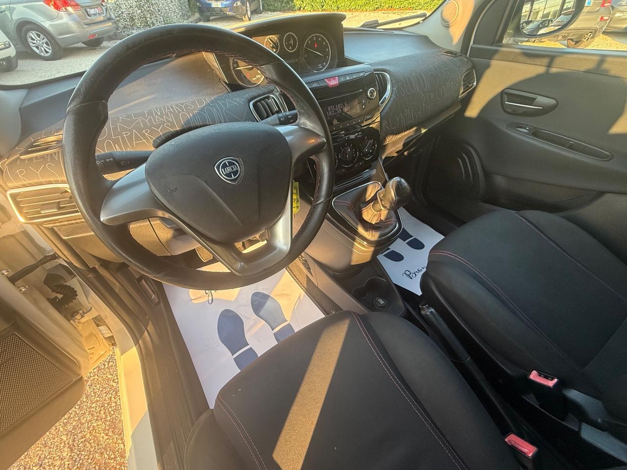 Lancia Ypsilon 0.9 TwinAir 85 CV 5 porte Metano Ecochic Elefantino