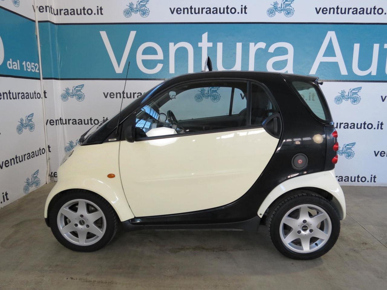 Smart 700 city-coupé pure (45 kW)