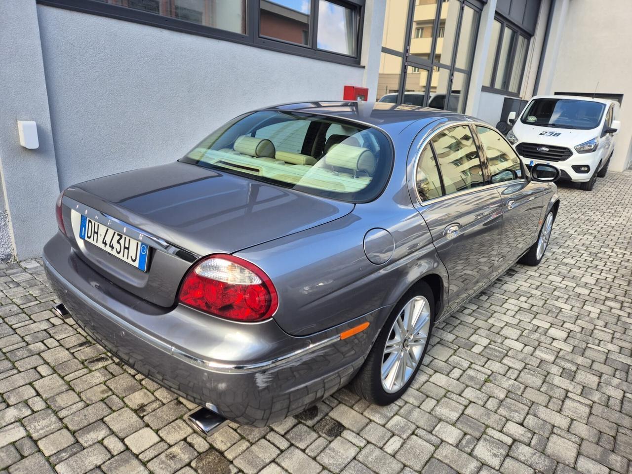 Jaguar S-Type 2.7 diesel V6 Executive- cambio auto