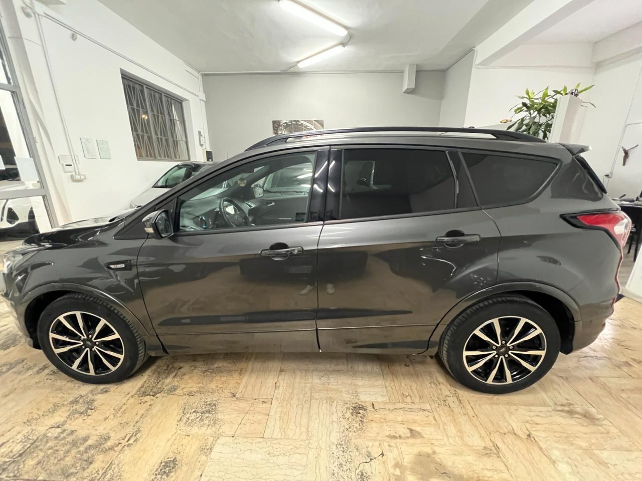 Ford Kuga 1.5 TDCI 120 CV S&S 2WD Powershift ST-Line