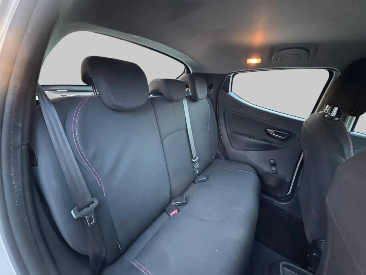 Lancia Ypsilon 1.2 69 CV 5 porte GPL Ecochic Gold 12/2013