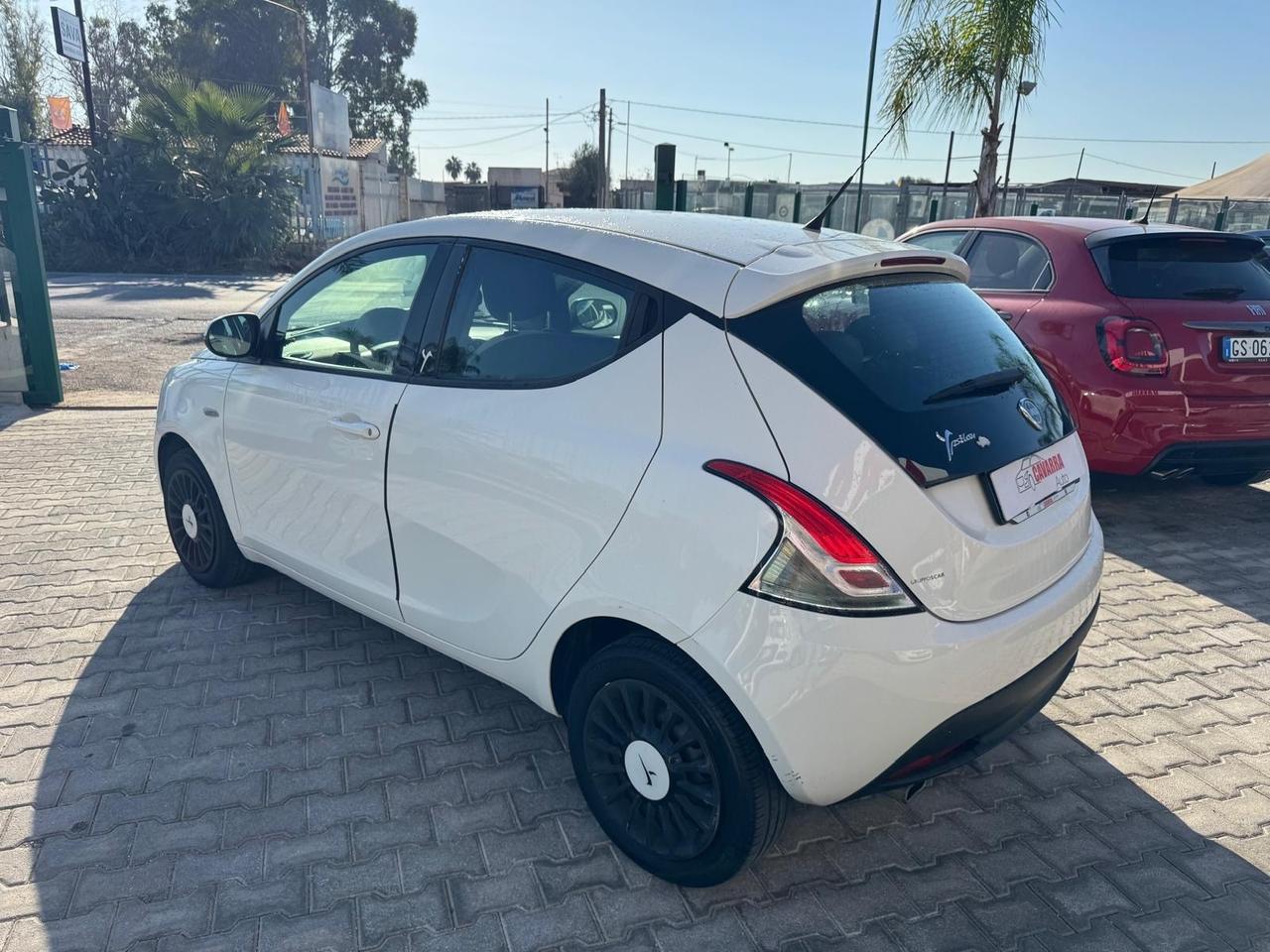 Lancia Ypsilon 1.2 69 CV 5 porte GPL Ecochic Silver