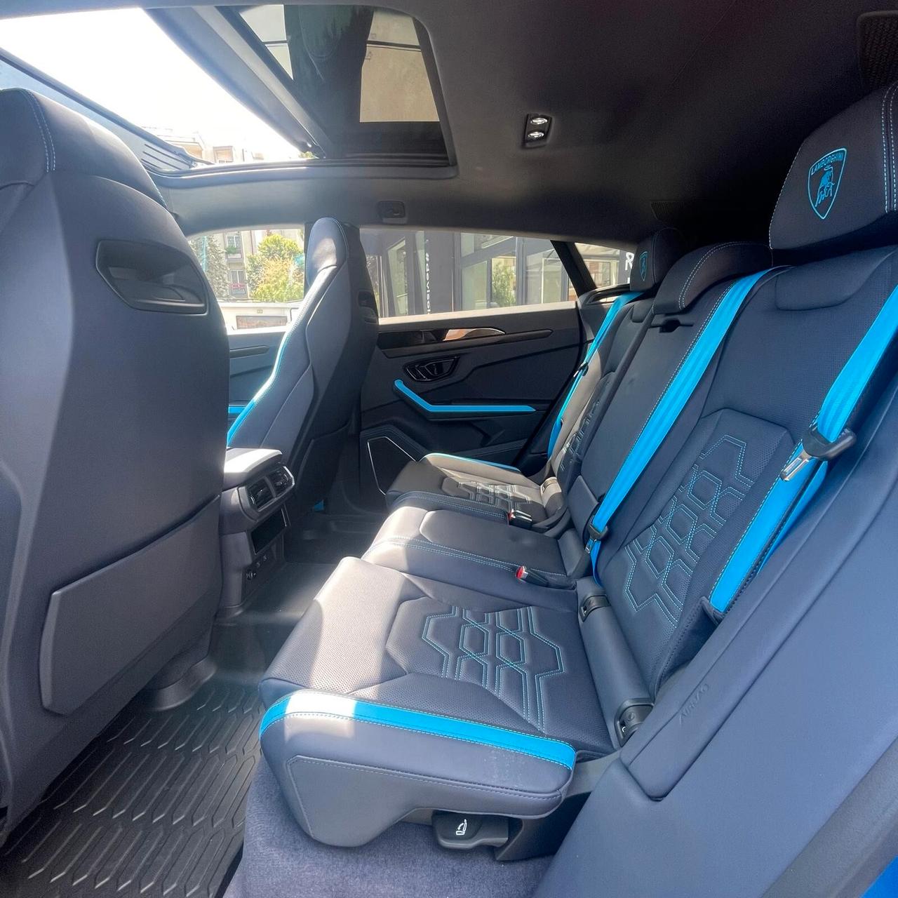 Lamborghini Urus 4.0 SE 2.000KM