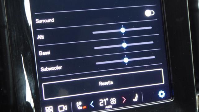 VOLVO XC40 B3 automatico Plus Dark