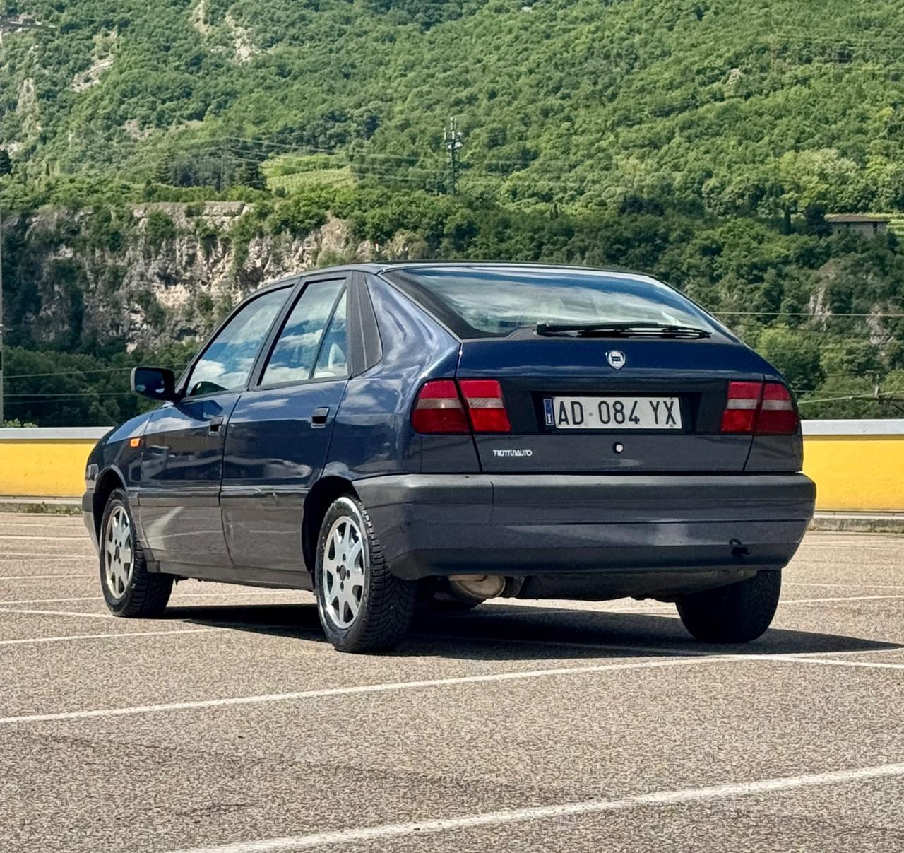 Lancia Delta 1.6 i.e. cat 5 porte LE Neopatentati