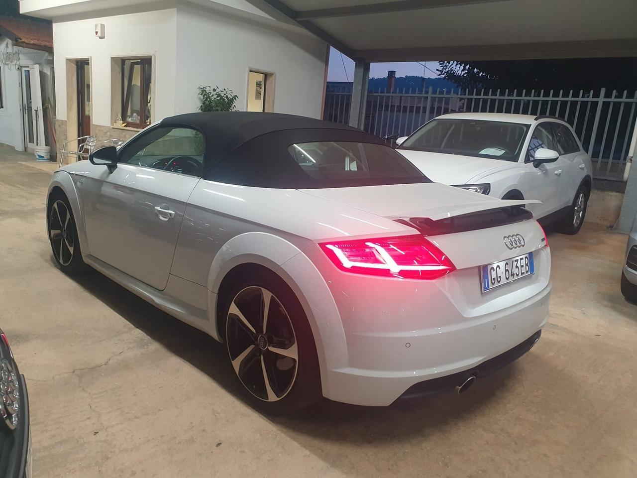 Audi TT Roadster 2.0 TFSI S line