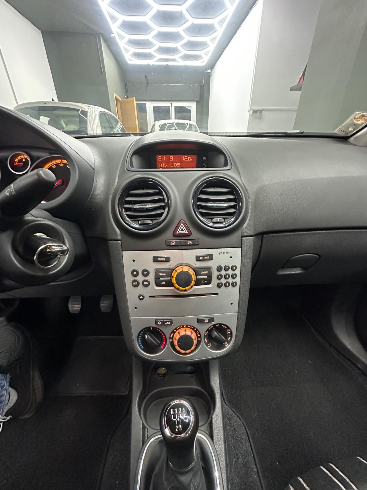 Opel Corsa 1.2 5 porte Easytronic Cosmo