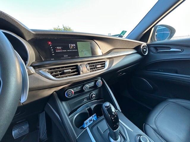 Alfa Romeo Stelvio 2.2 Turbodiesel 210 CV AT8 Q4 Executive