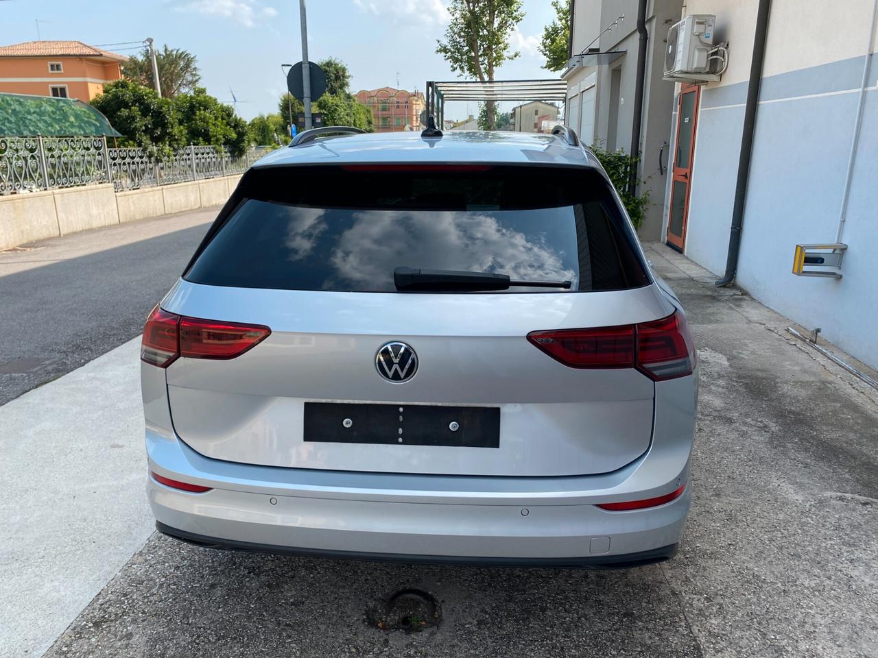 Volkswagen Golf Variant Golf Variant 2.0 TDI SCR DSG Life - CAMBIO AUTOMATICO