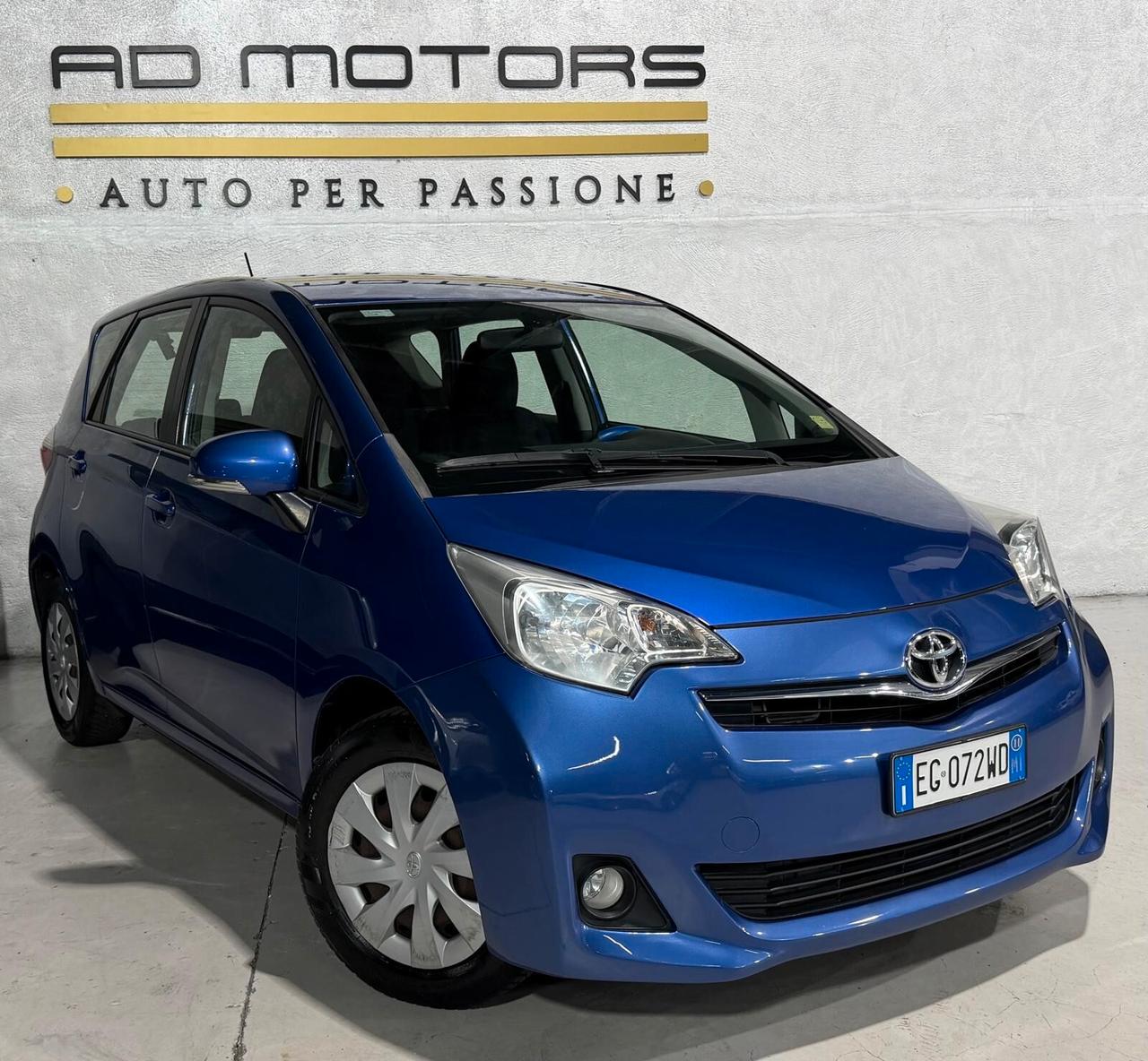 Toyota Verso Benzina Neopatentati Retrocamera