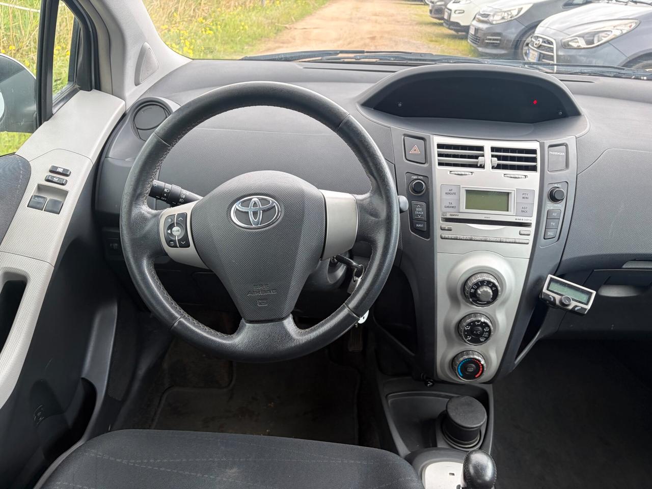 TOYOTA YARIS 1.3 87CV 120.000 KM AUTOMATICA