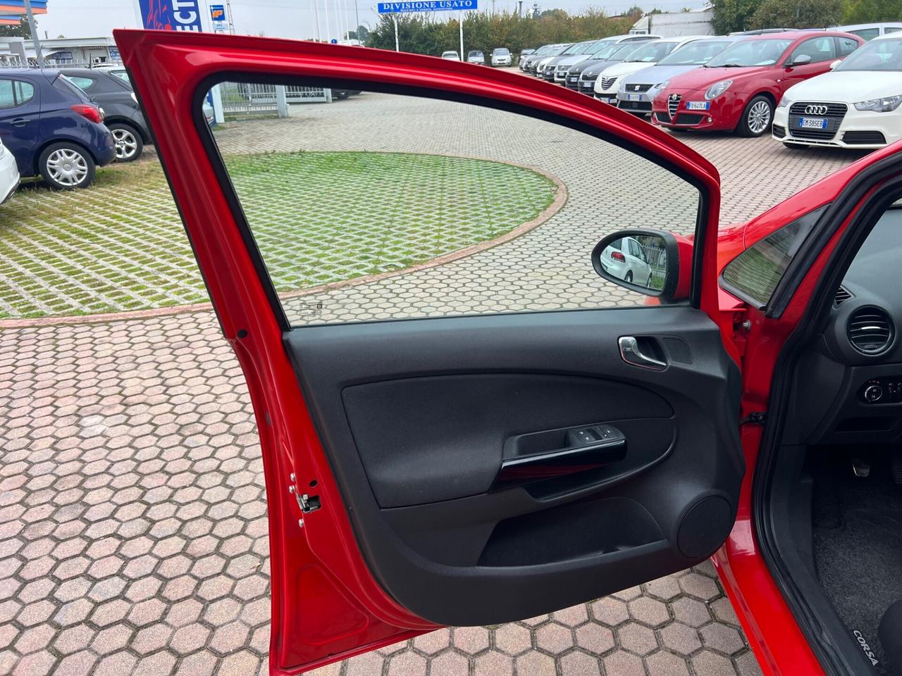 Opel Corsa 1.4 16V 5 porte AUTOMATICO