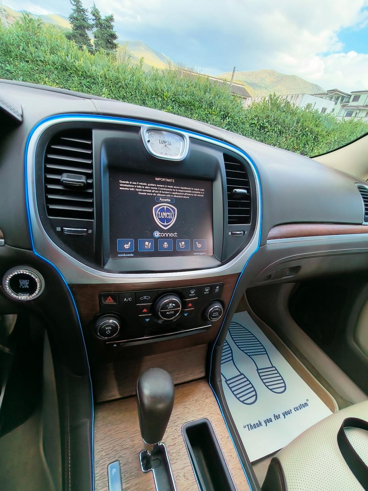 Lancia Thema 3.0 V6 Multijet II 239 CV Platinum