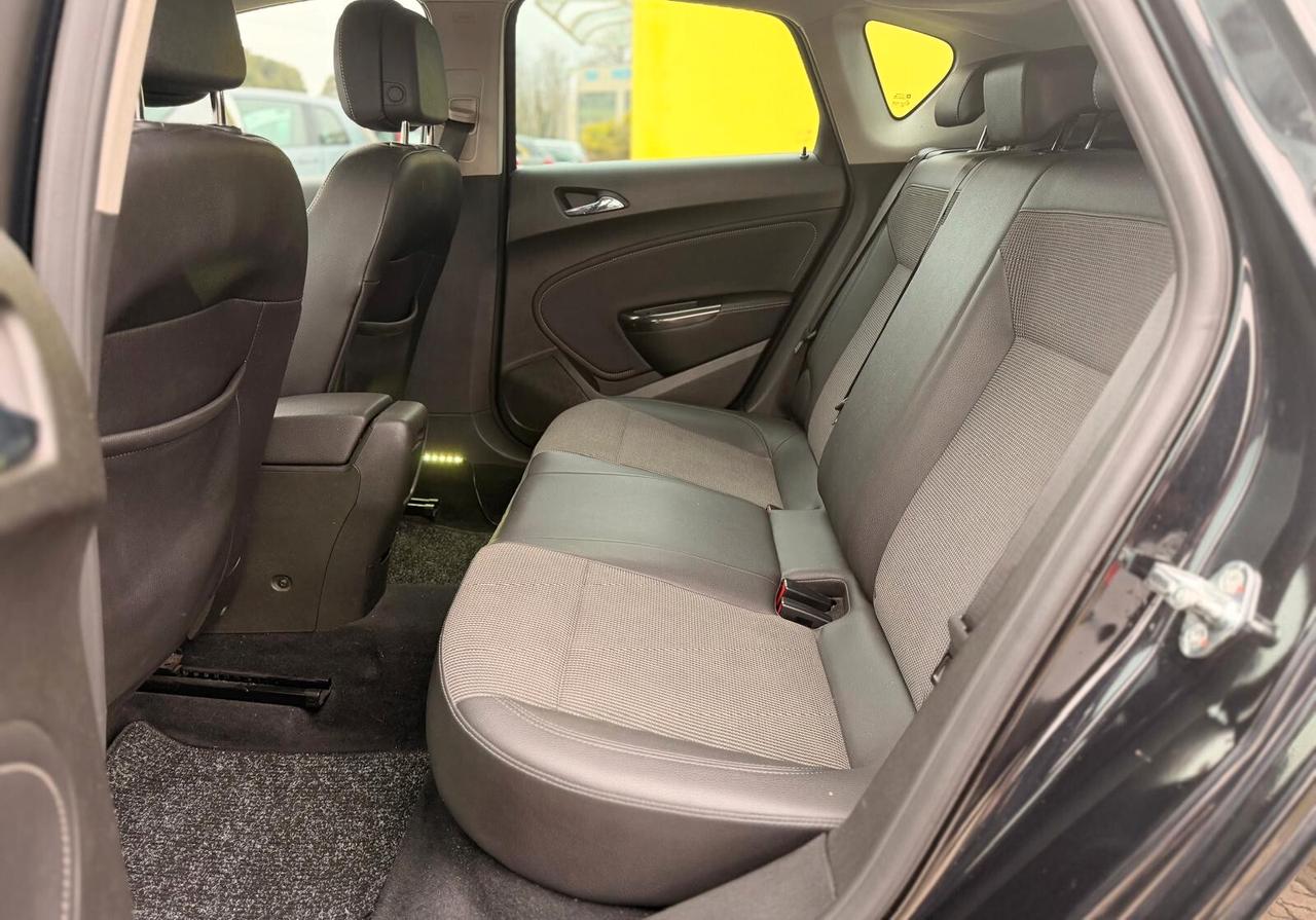 Opel Astra 1.4 Turbo 140CV 5 porte Cosmo