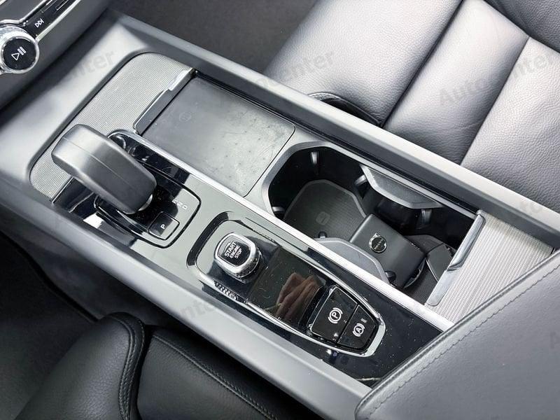 Volvo XC60 XC60 B4 (d) AWD AUT ULTIMATE DARK