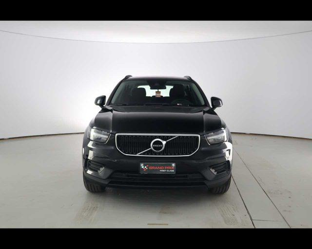 VOLVO XC40 T2 Momentum Core