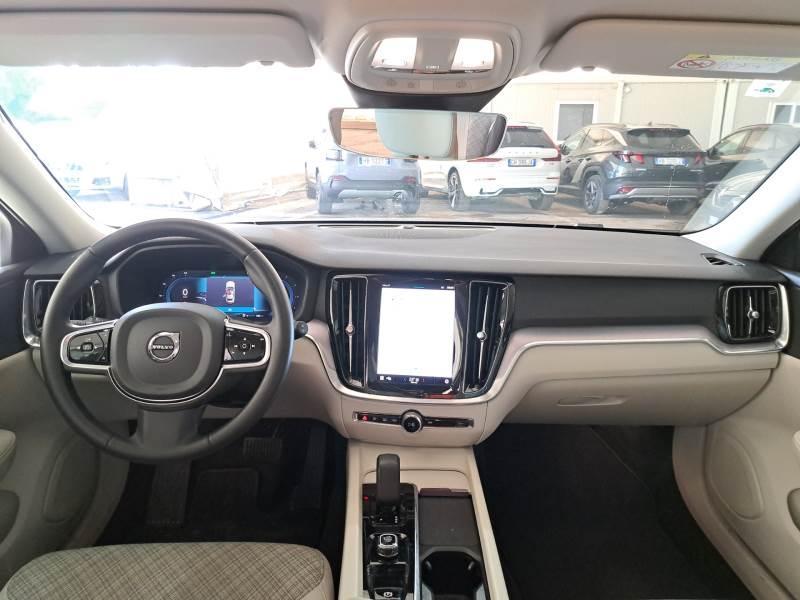 Volvo V60 2.0 B4 Core AWD automatico