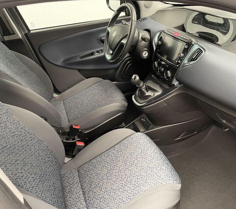 Lancia Ypsilon 1.0 FireFly 5 porte S&S Hybrid Platino