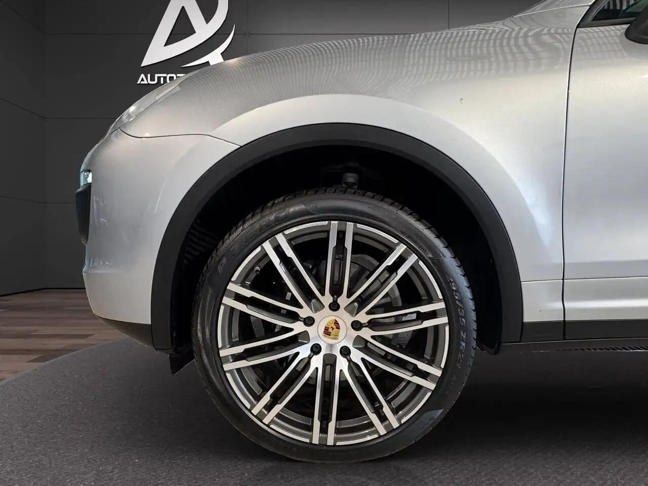 Porsche Cayenne 3.0 250cv NO SUPERBOLLO Tetto Pelle Totale Fari PDLS+Cerchi 21