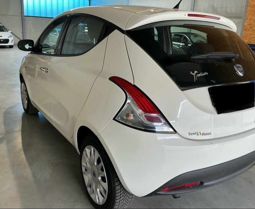 Lancia Ypsilon 1.2 69 CV 5 porte S&S Gold