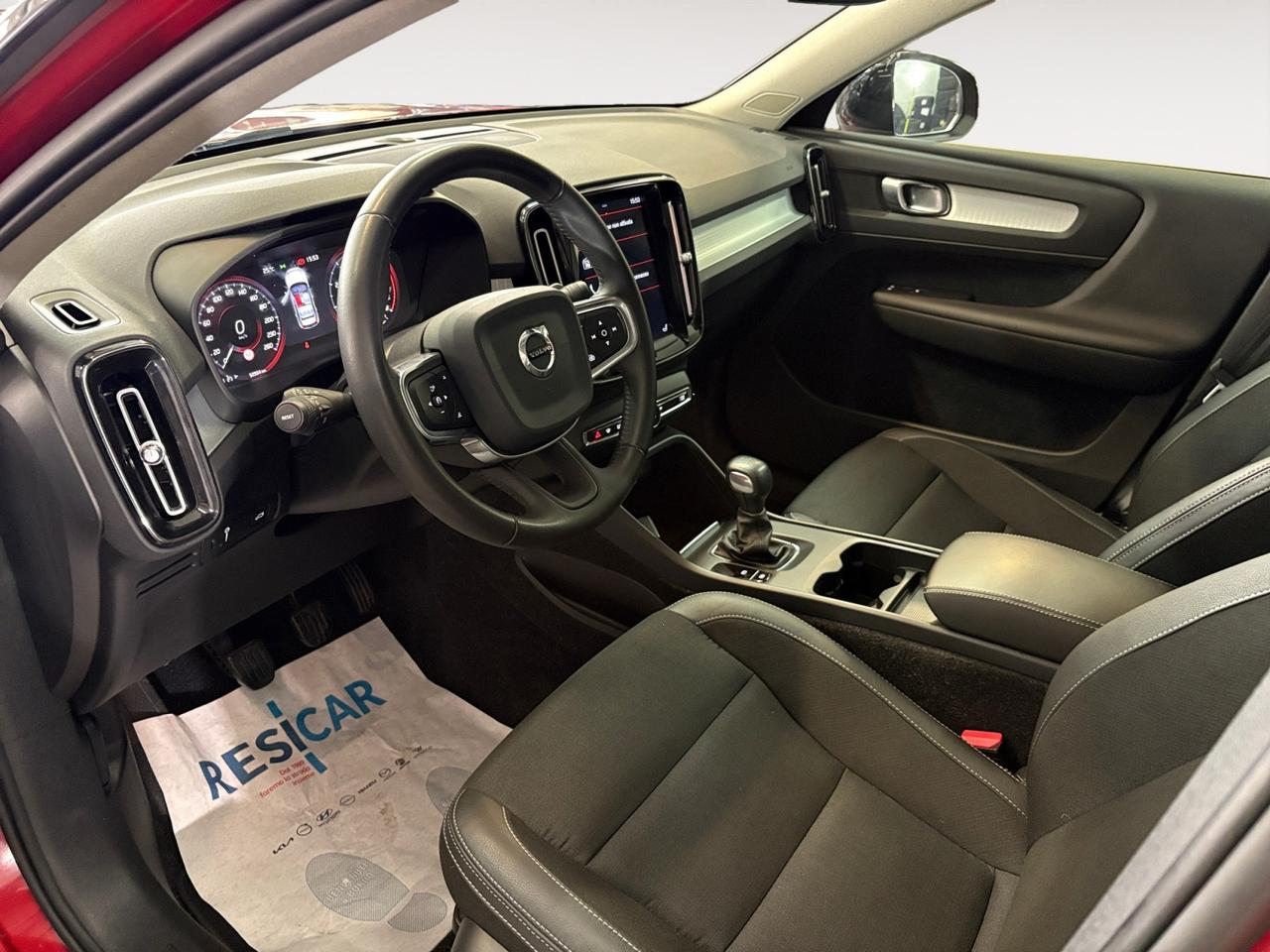 VOLVO XC40 1.5 t3 Momentum 156cv