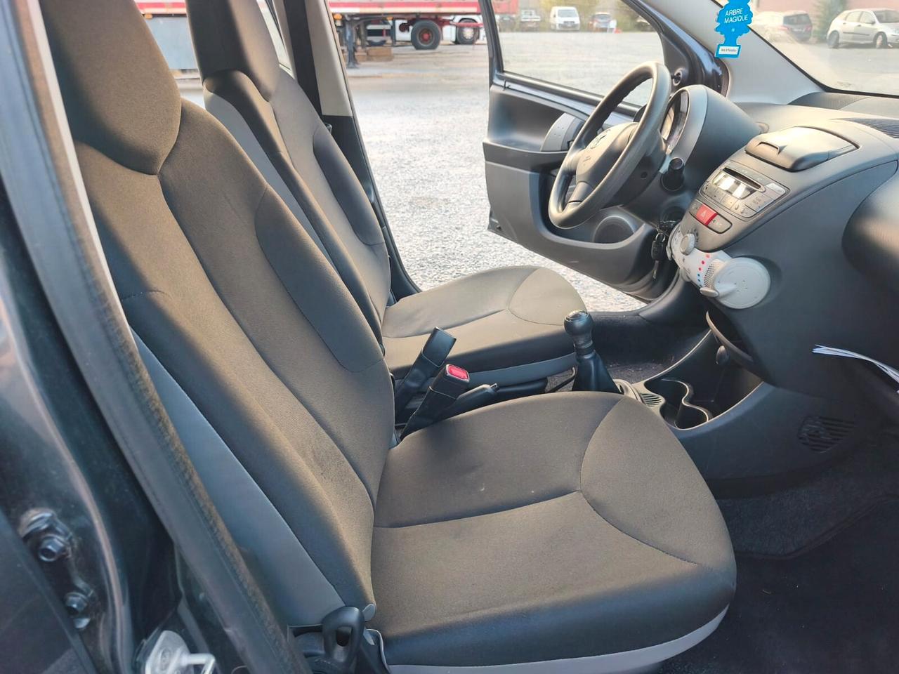 Toyota Aygo 2013---1.0 Benzina Neopatentati