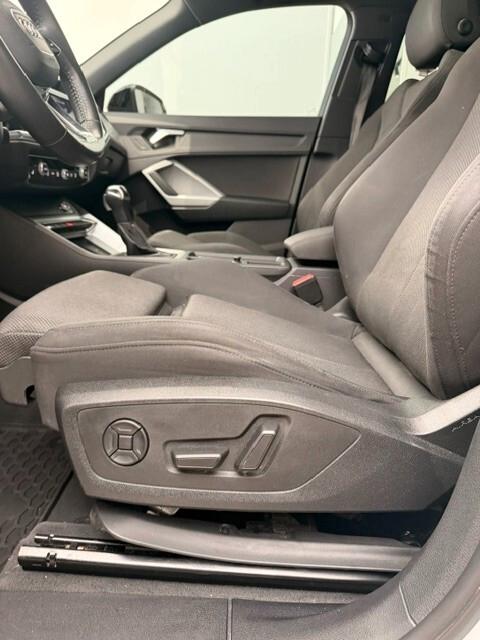 Audi Q3 SPB 40 TDI quattro S-LINE Tetto