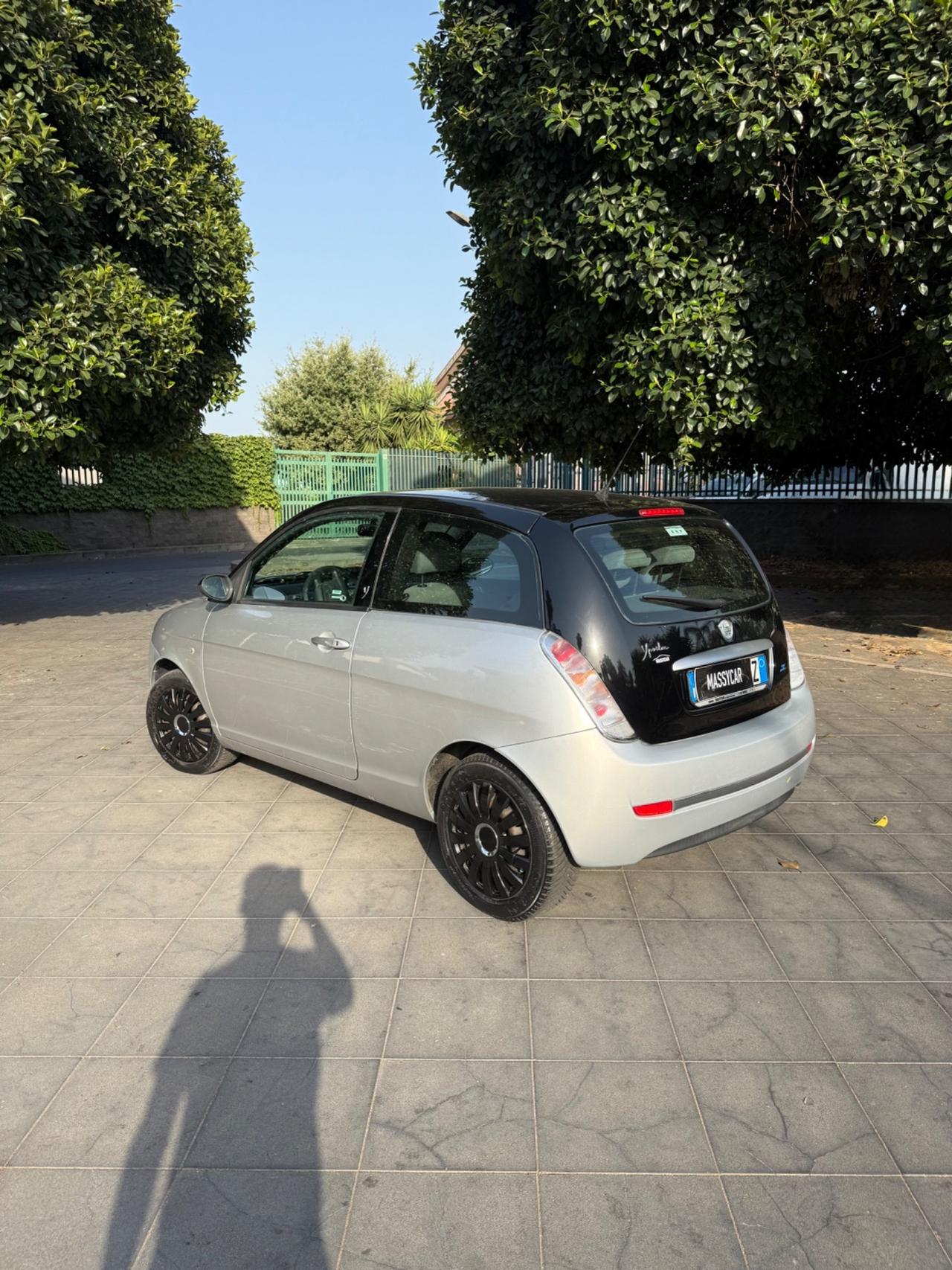 Lancia Ypsilon 1.2 Oro Bianco