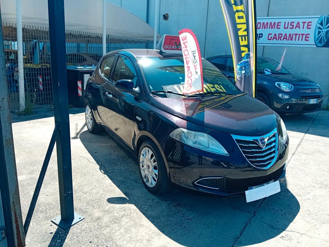 Lancia Ypsilon 0,9 TwinAir 85 CV 5 p silver berlina 2 volumi**NUOVO ARRIVO**