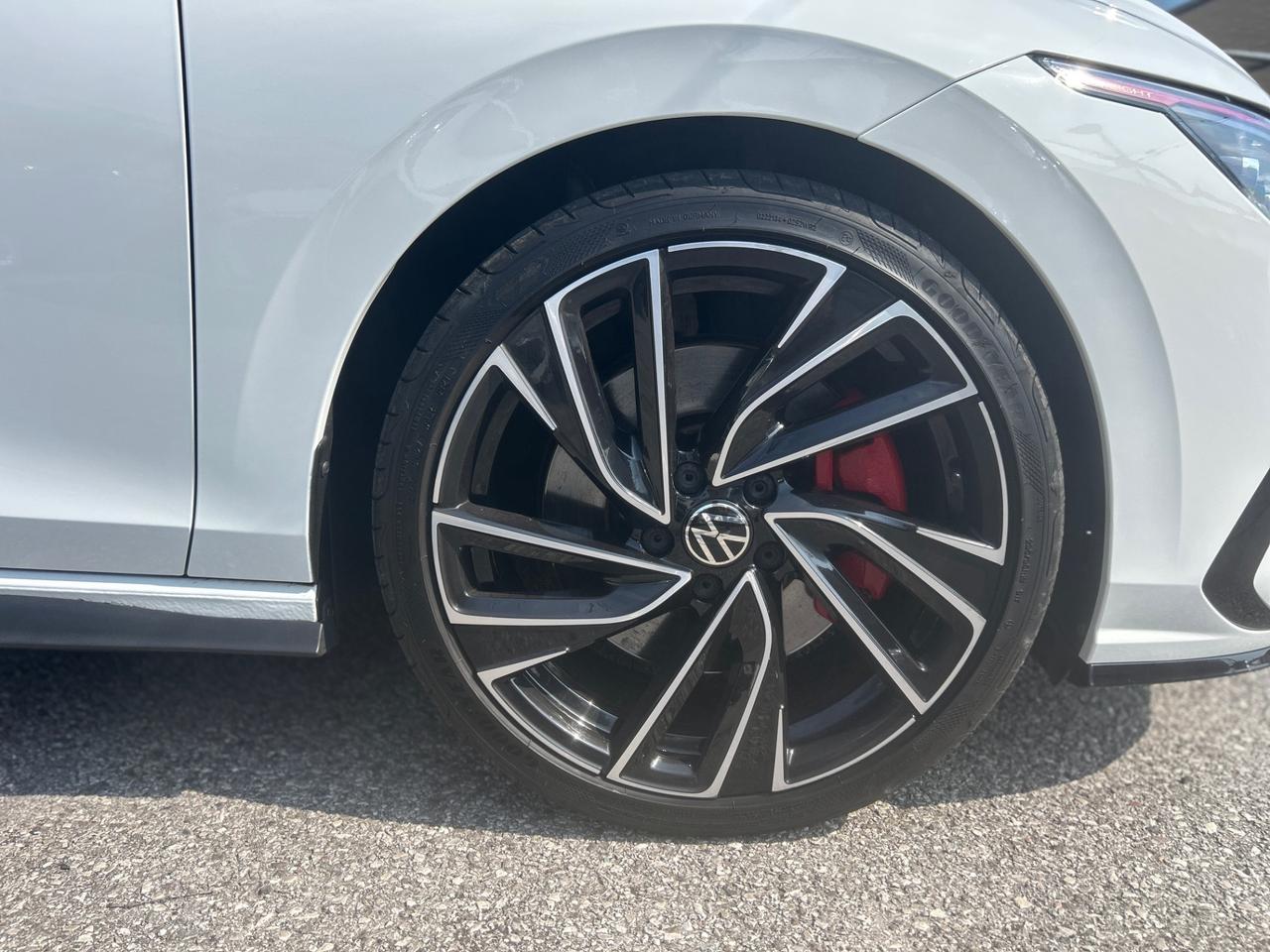 VOLKSWAGEN Golf 8 GTI