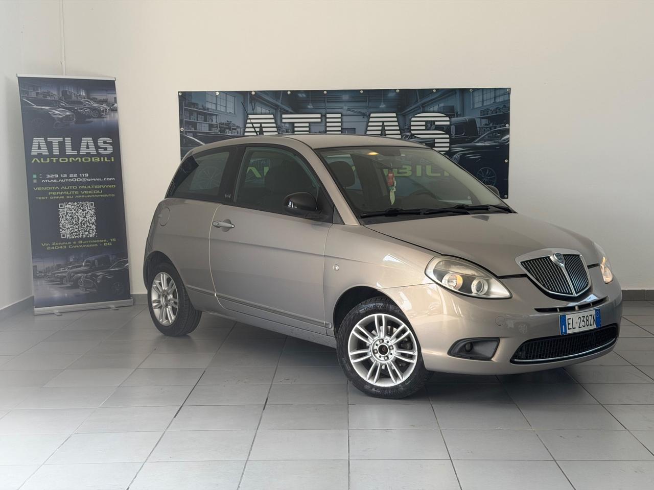 Lancia Ypsilon 1.2 69 CV Unyca