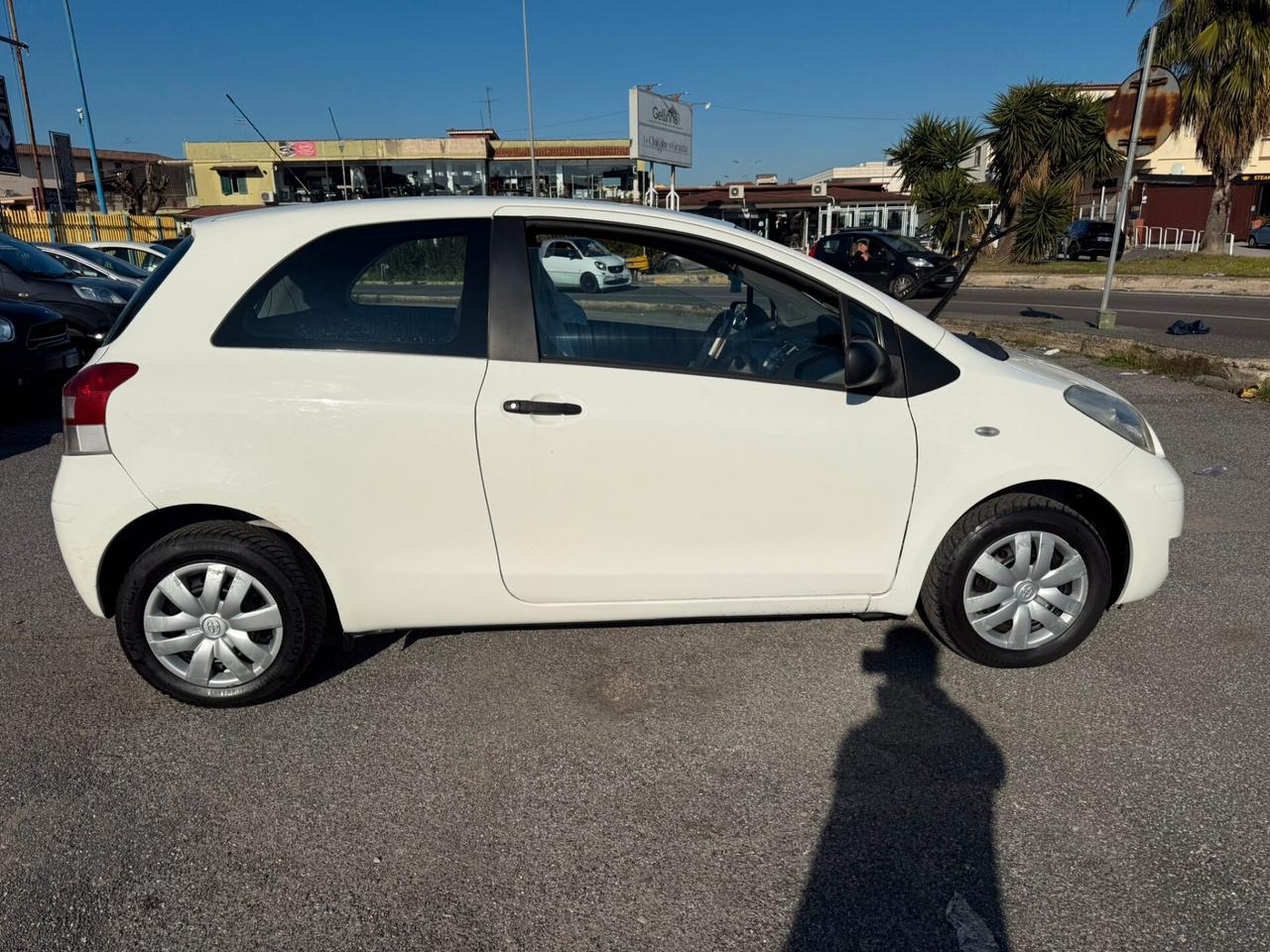 TOYOTA YARIS 3PORTE 1.0BENZINA69CV OK NEOPATENTATI