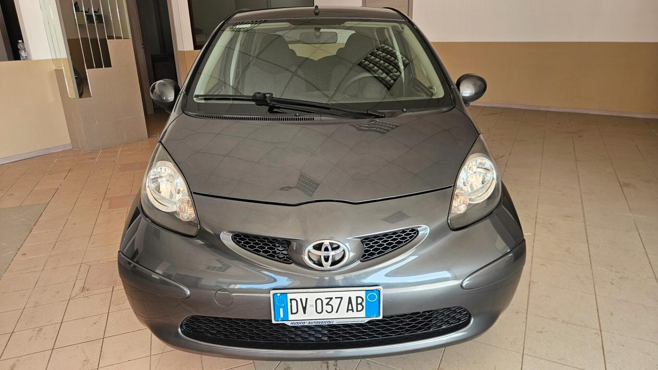 Toyota Aygo 1.0 12V VVT-i 5 porte