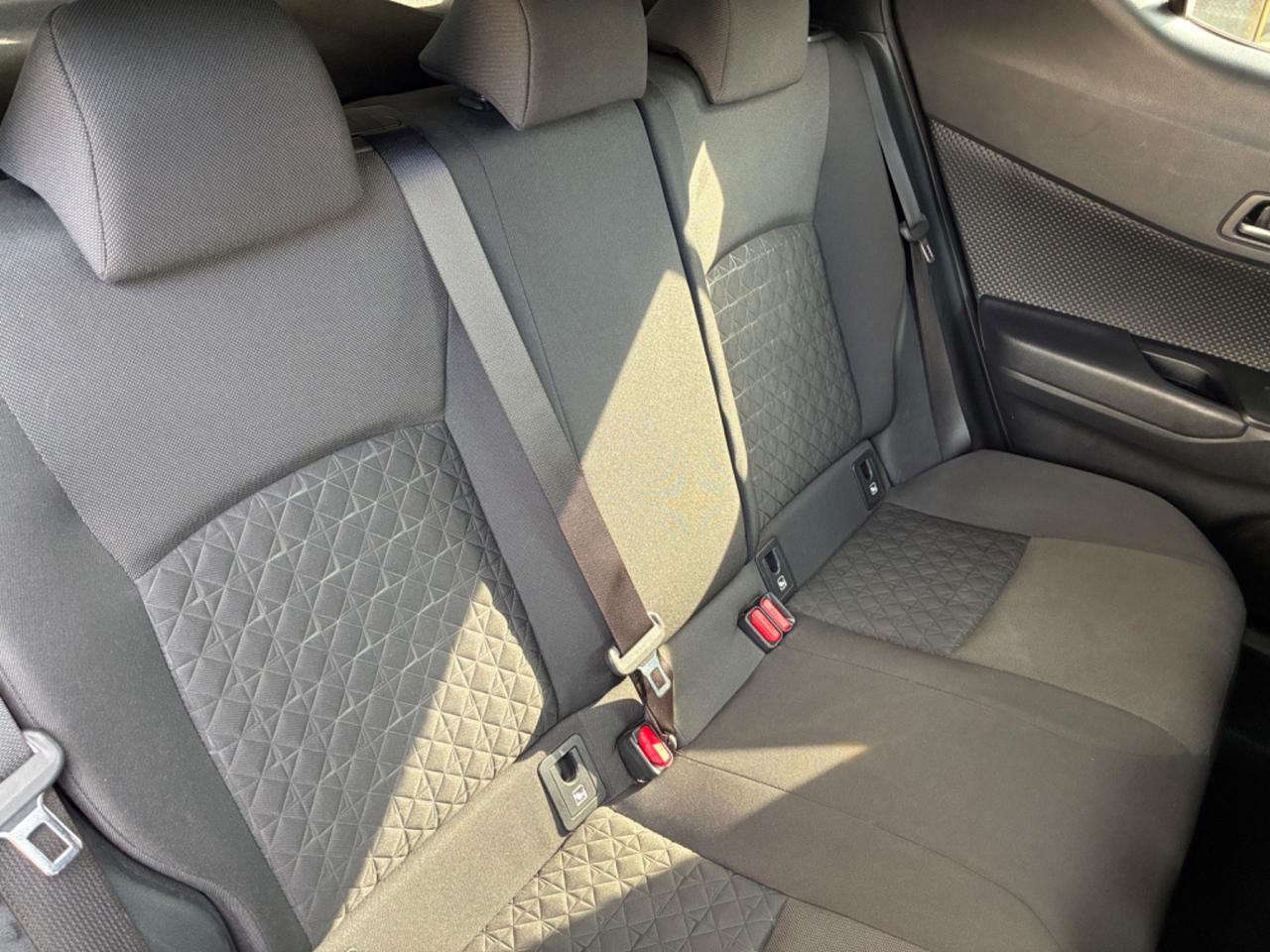 Toyota C-HR 1.8 Hybrid E-CVT Lounge