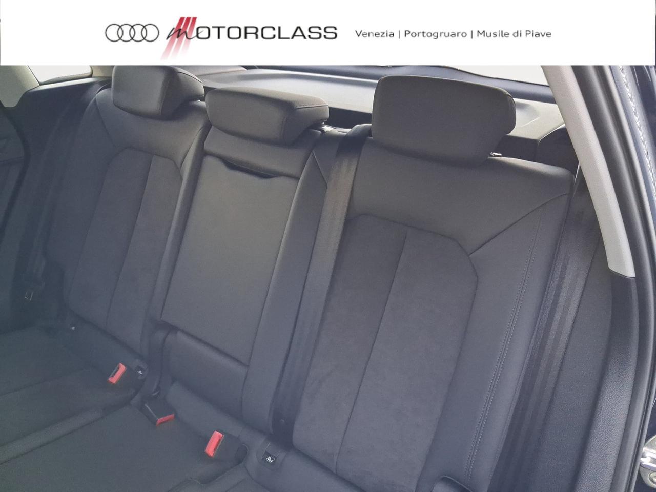 Audi Q3 35 2.0 tdi business s tronic
