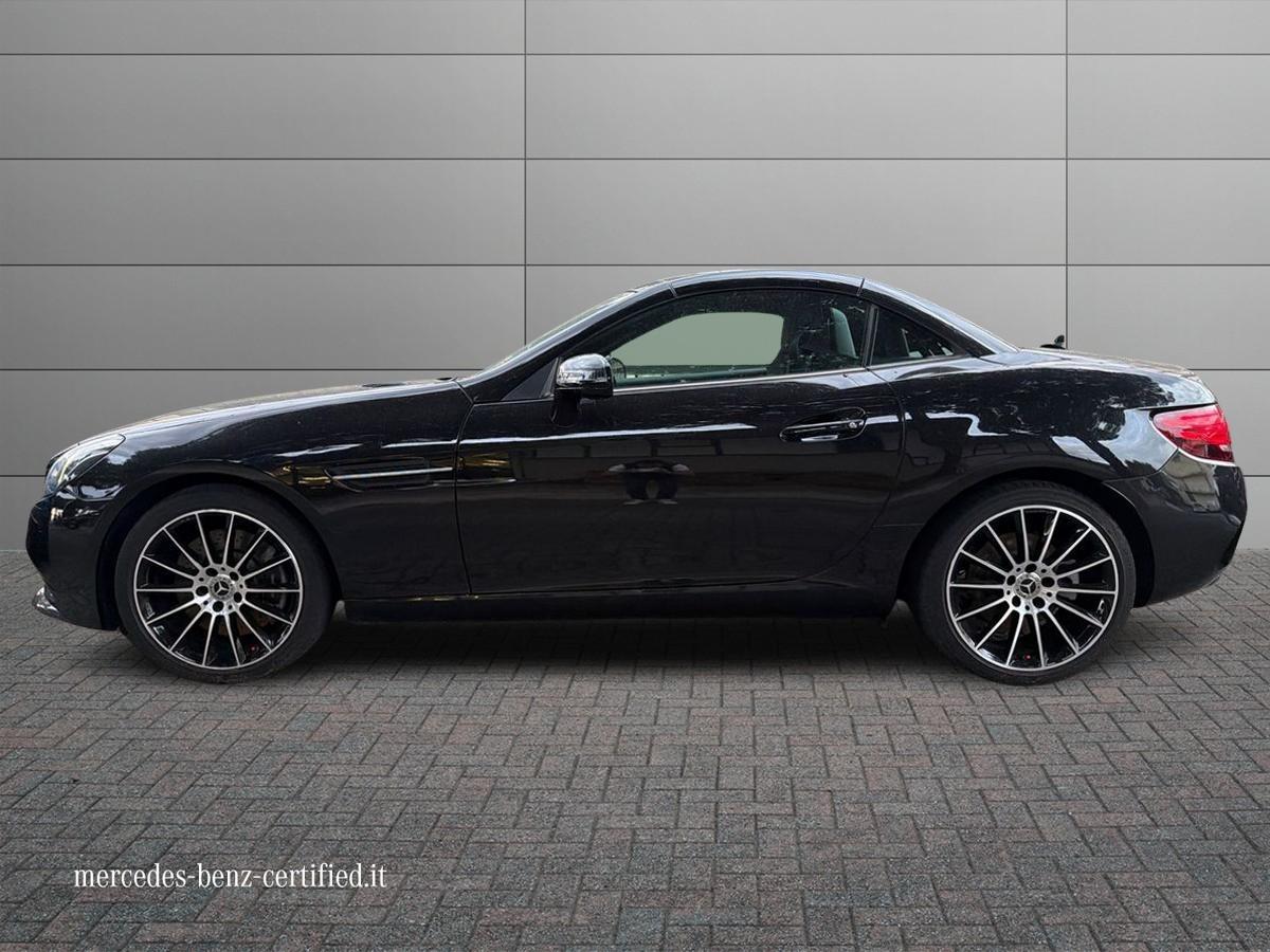 Mercedes-Benz SLC 180 AMG Line