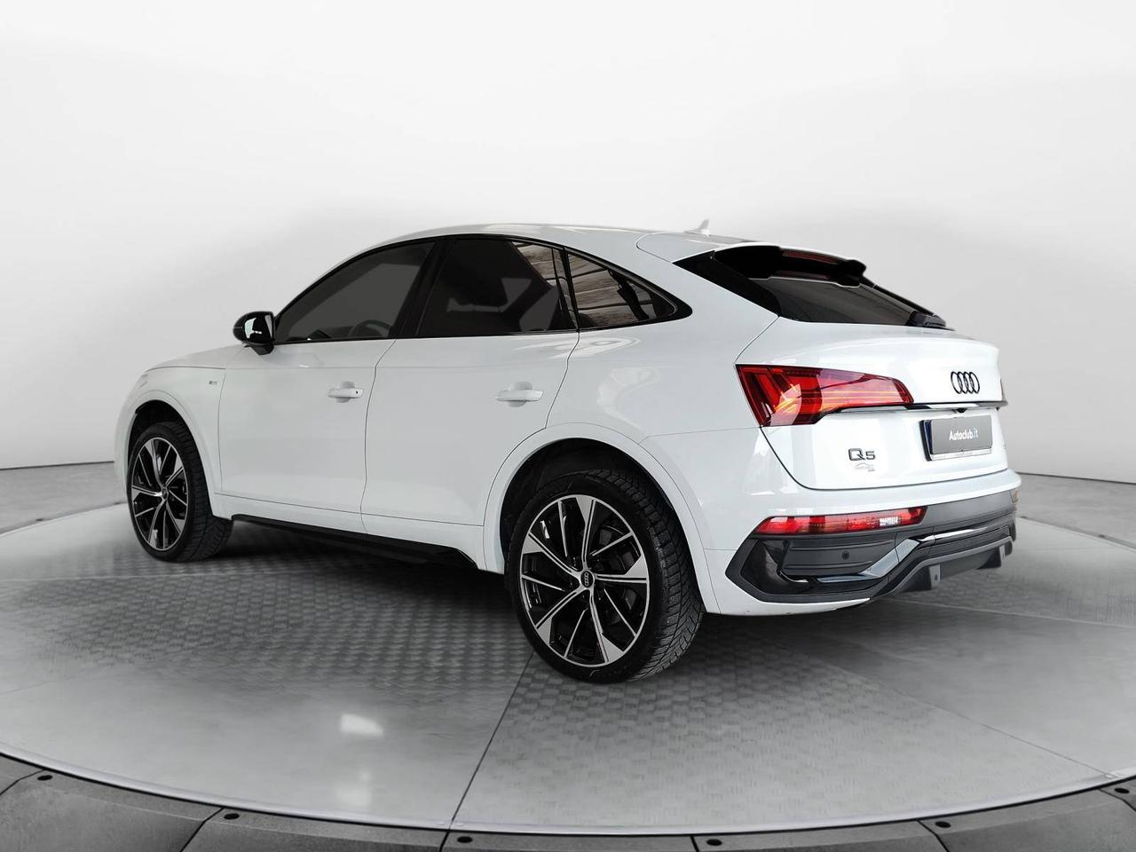 Audi Q5 Sportback 40 tdi mhev Identity Black Quattro