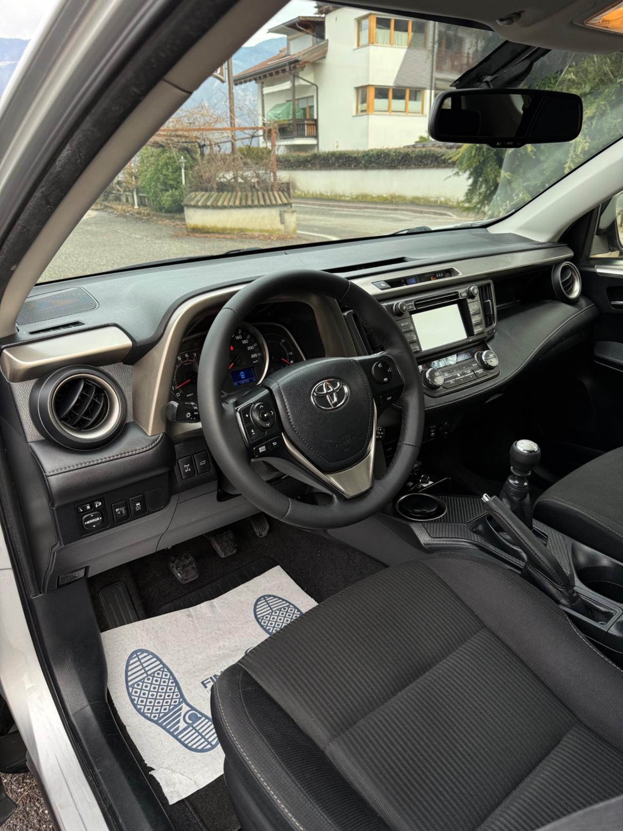 Toyota RAV 4 RAV4 2.0 D-4D 4WD Lounge White Ed.