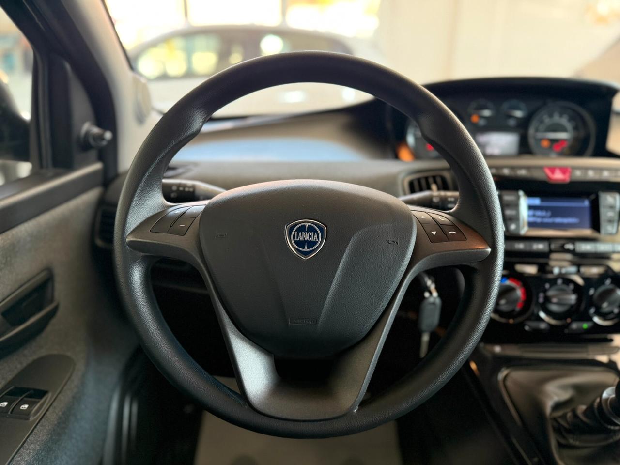 Lancia Ypsilon 1.0 FireFly 5 porte S&S Hybrid Gold