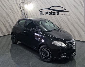Lancia Ypsilon 1.2 69 CV 5 porte S&S Black&Red