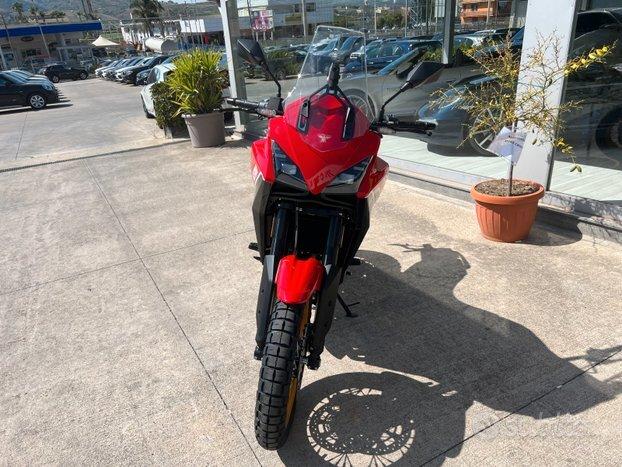 Moto Morini X-Cape 649 KM0 2024 pronta consegna