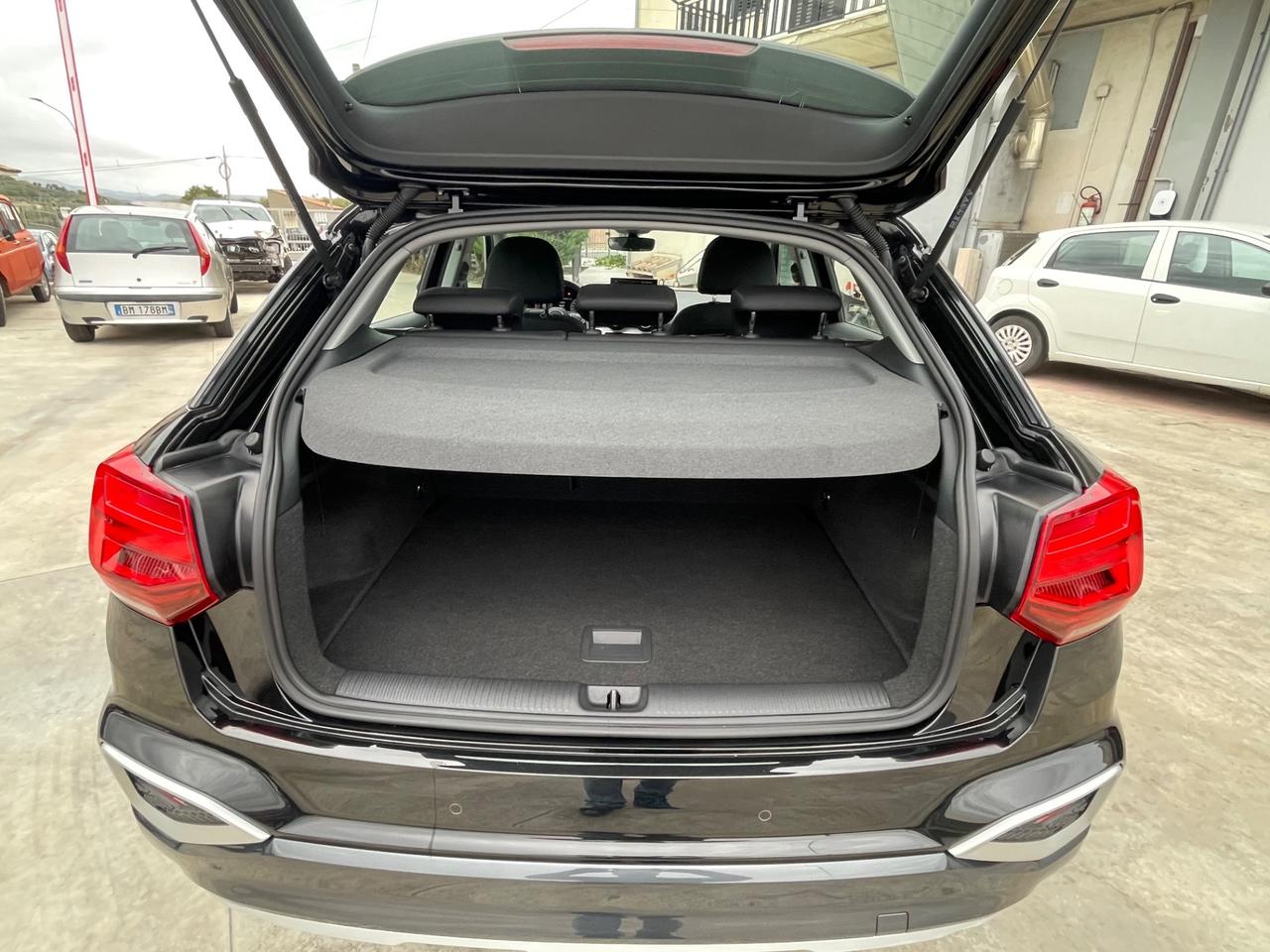 Audi Q2 35 TDI S tronic Business Advanced