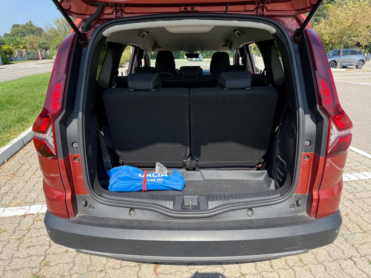 Dacia Jogger 1.0 TCe 110 CV 7 posti*Navi*Sensori*Cerchi