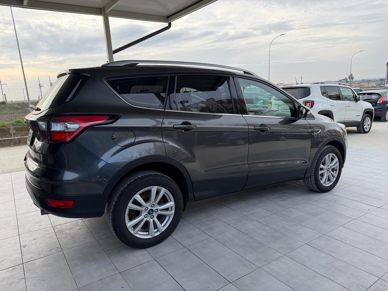 Ford Kuga 1.5 TDCI 120 CV S&S 2WD ST-Line