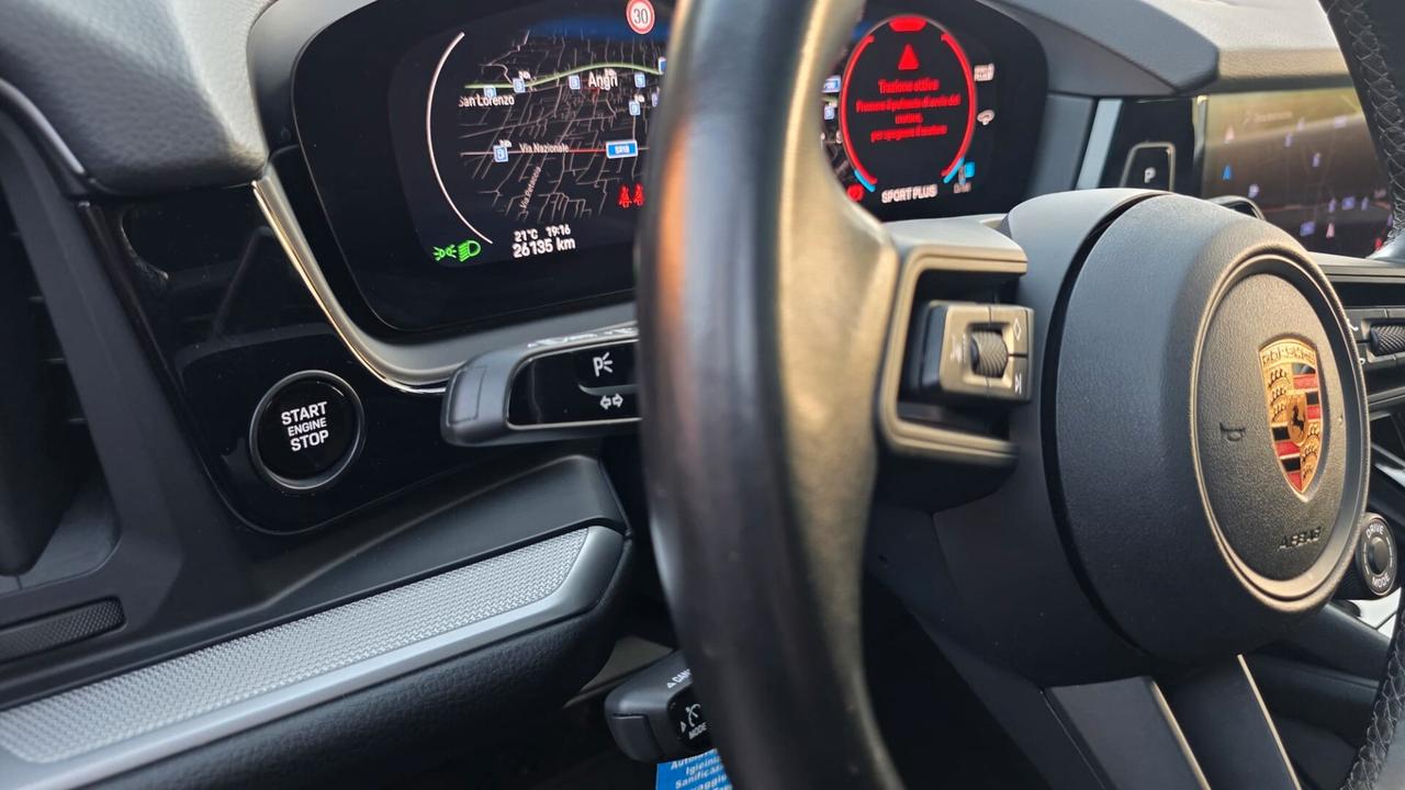 Porsche Cayenne Coupé 3 schermi Full
